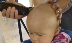 Ar tikrai būtina kasmet kirpti vaiko plaukus? Panaikinkime šiuolaikinius mitus