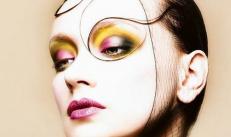 Makijaż do sesji zdjęciowej: tworzenie modnego wyglądu krok po kroku