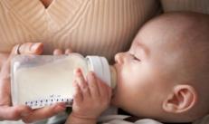 Nauka prawidłowego rozcieńczania mleka dla niemowląt