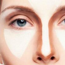 Kako šminkom smanjiti nos: upute Kako šminkom smanjiti nosnice