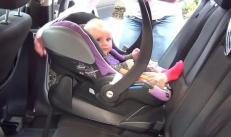 Foteliki samochodowe dla niemowląt: czym są i jak przewozić w nich dzieci?