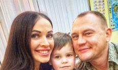 Putra tertua Stepan Menshchikov tidak lahir darinya... Dia meminta untuk memindahkan apartemen orang tua Stepan ke dirinya sendiri