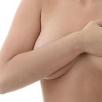 Krūtų mažinimo operacija – viskas, ką apie tai reikia žinoti