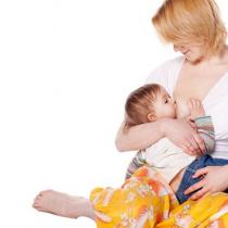 Zakaj lahko prsi bolijo med dojenjem in kako odpraviti nelagodje?